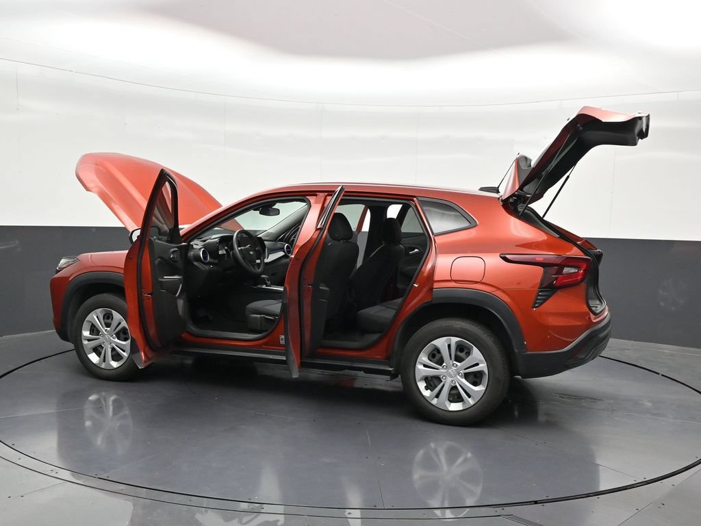 Used 2024 Chevrolet Trax LS FWD image 34