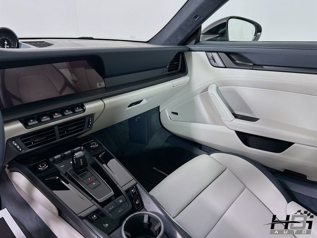 Used 2026 Porsche 911 Carrera GTS image 17