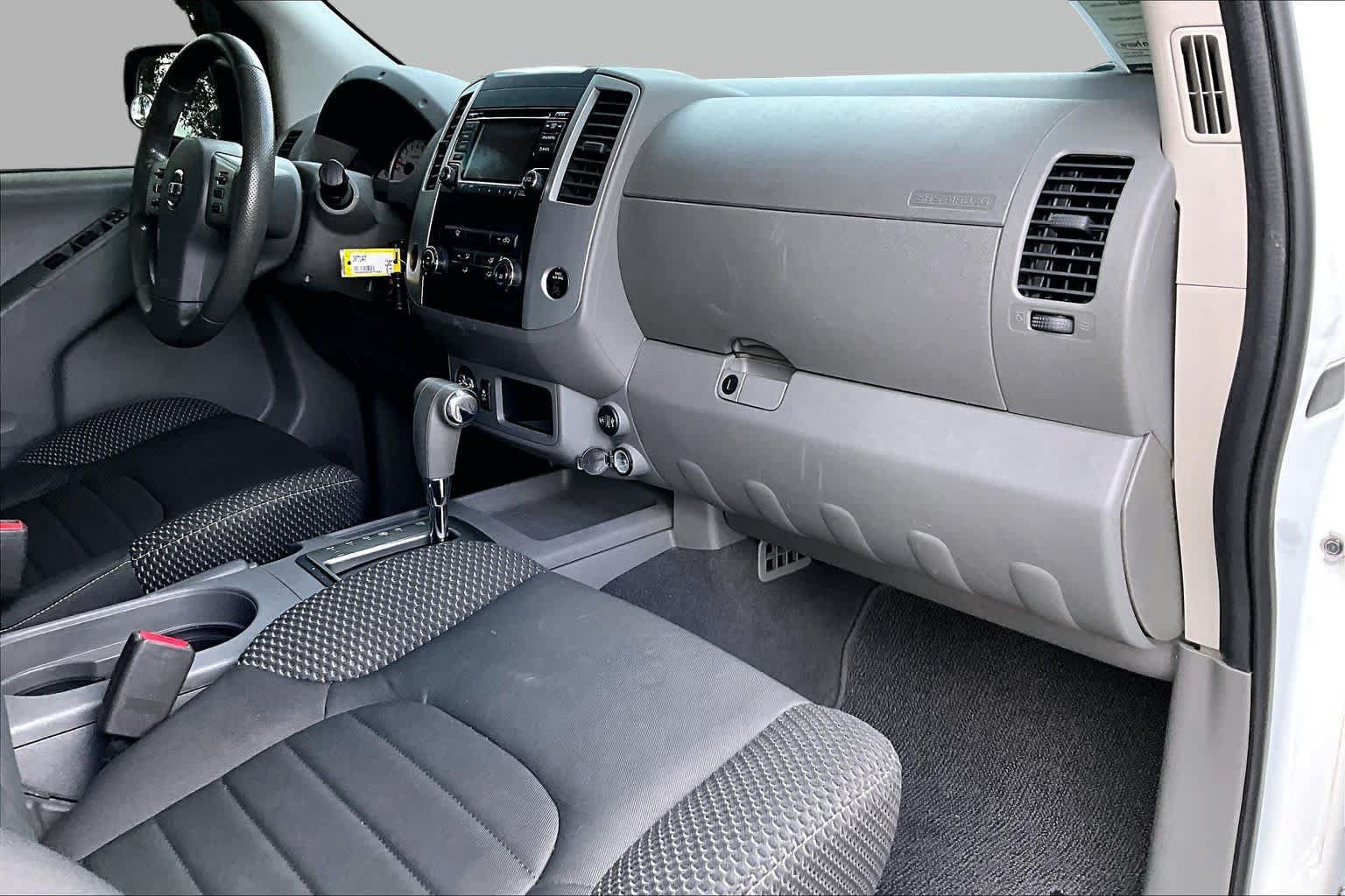 Used 2018 Nissan Frontier SV RWD image 18