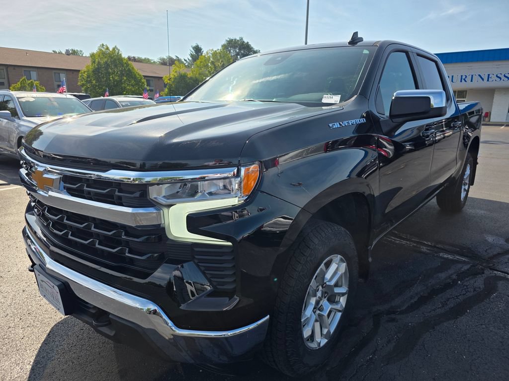 Certified 2024 Chevrolet Silverado 1500 LT AWD/4WD image 3