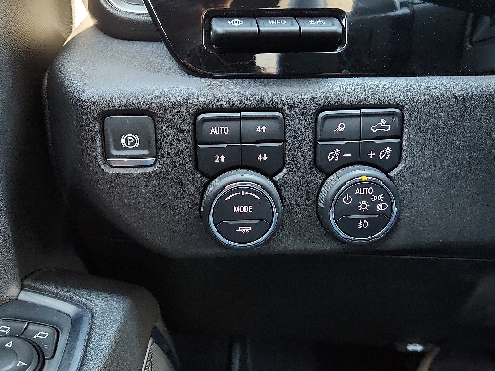 Used 2024 Chevrolet Silverado 1500 High Country w/ High Country Premium Package image 21