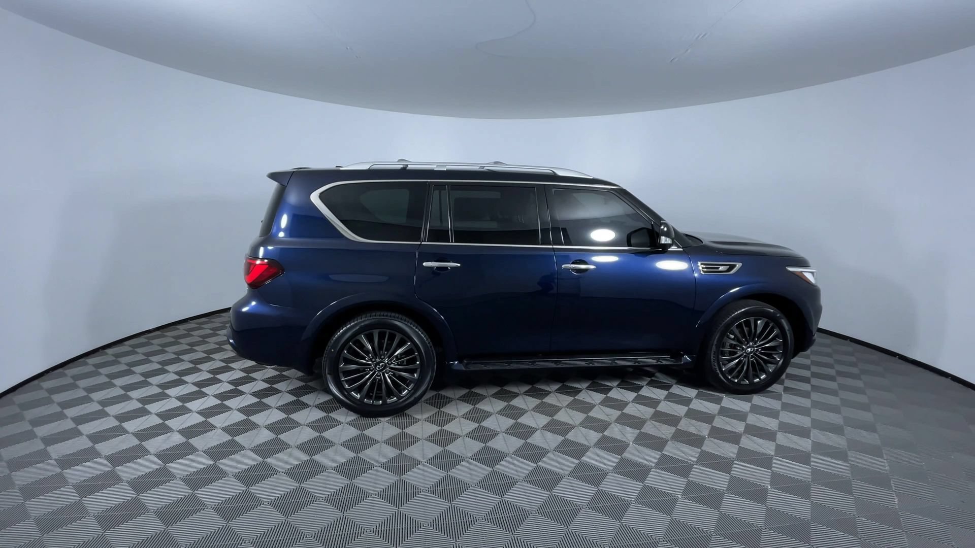 Used 2022 INFINITI QX80 Premium Select w/ Cargo Package AWD/4WD image 9