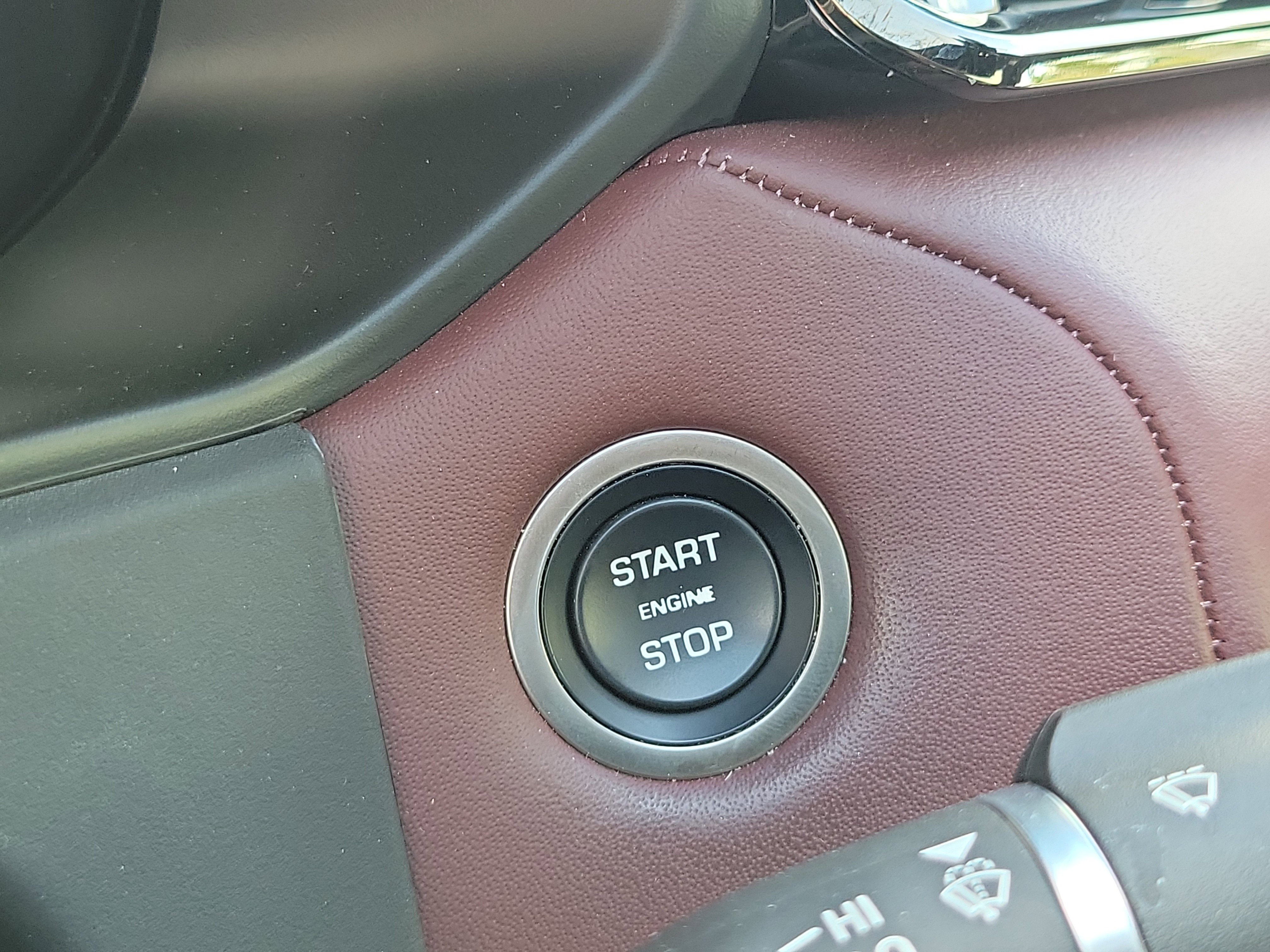 Used 2024 Land Rover Range Rover Velar Dynamic HSE image 34