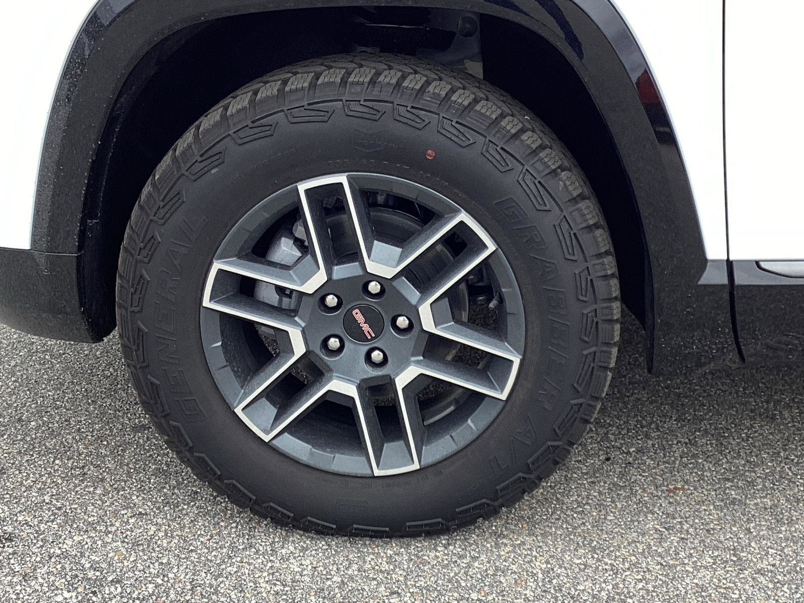 New 2026 GMC Terrain AT4 w/ LPO, Floor Liner Package AWD/4WD image 18