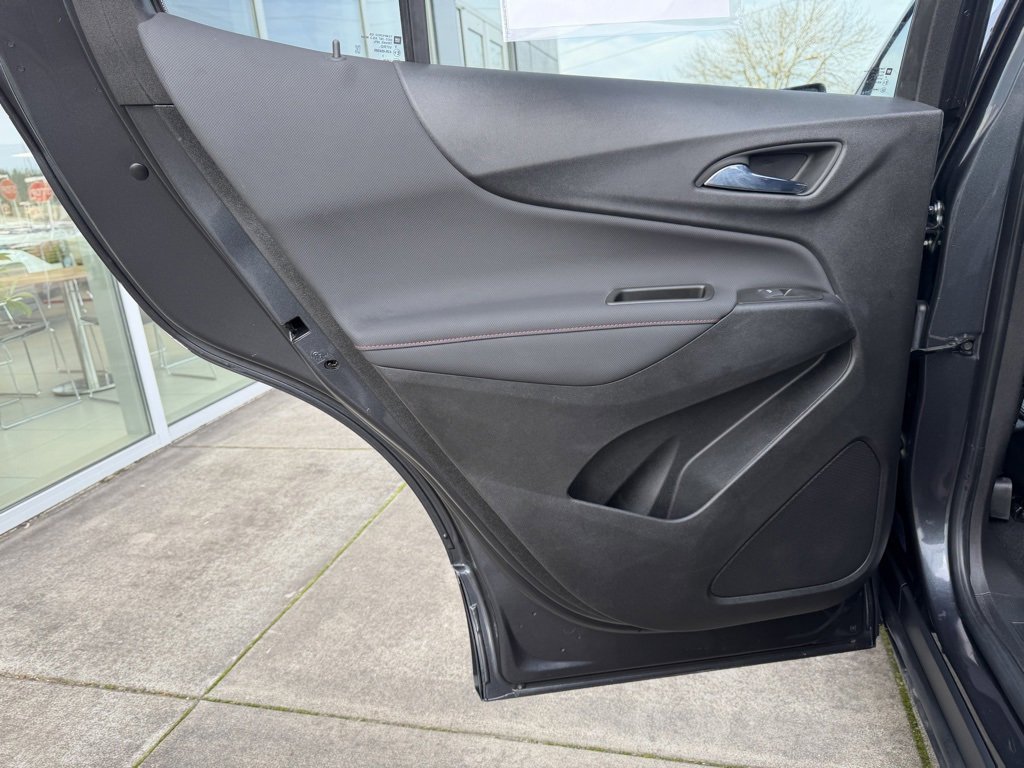 Used 2022 Chevrolet Equinox RS w/ RS Leather Package image 30