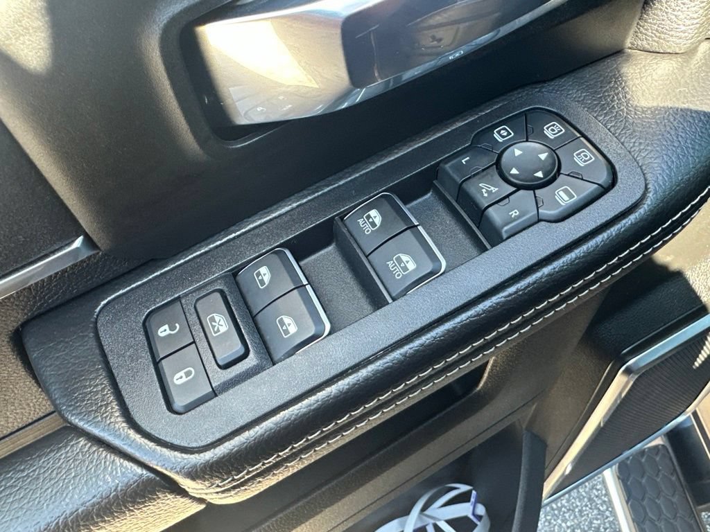 Used 2026 RAM 2500 Laramie AWD/4WD image 16