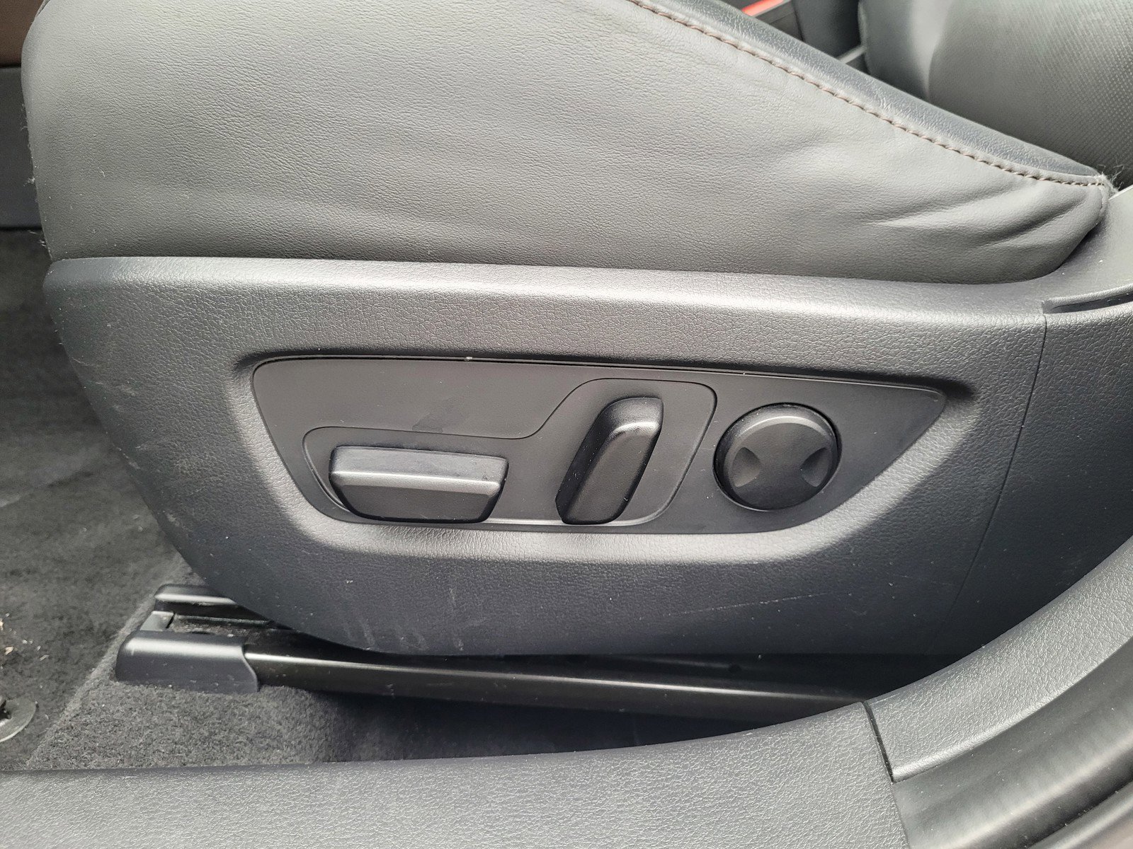 Used 2024 MAZDA CX-30 AWD 2.5 S w/ Premium Package image 11