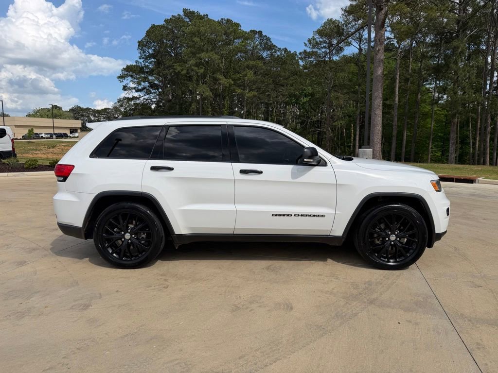 Used 2017 Jeep Grand Cherokee Limited RWD image 6