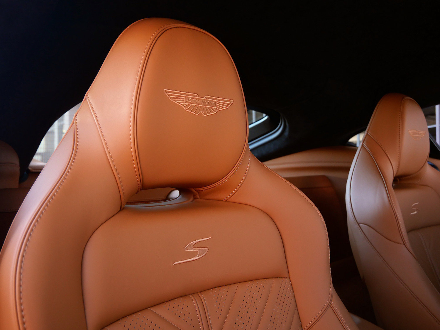 New 2026 Aston Martin V8 Vantage S RWD image 5
