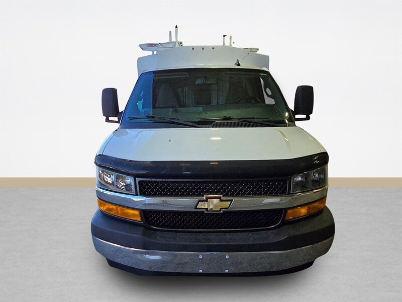 Used 2019 Chevrolet Express 3500 w/ Power Convenience Package RWD image 9