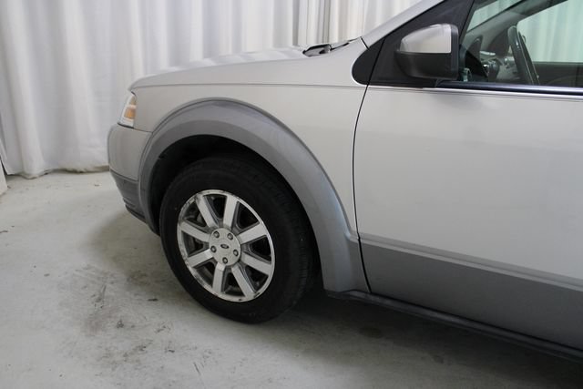 Used 2008 Ford Taurus X SEL FWD image 29