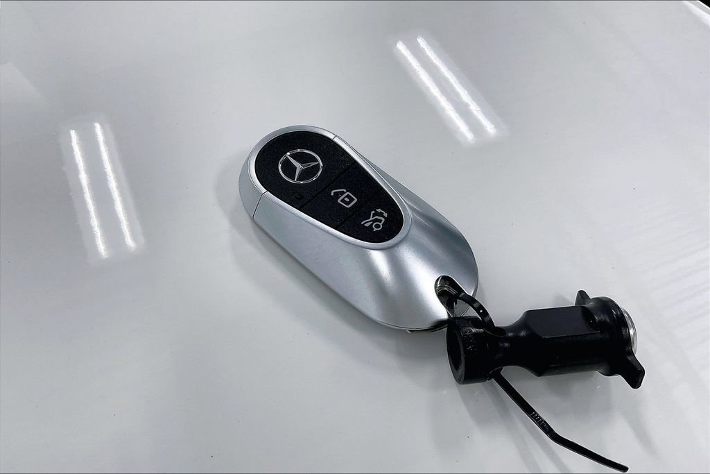 Used 2026 Mercedes-Benz GLC 300 image 13