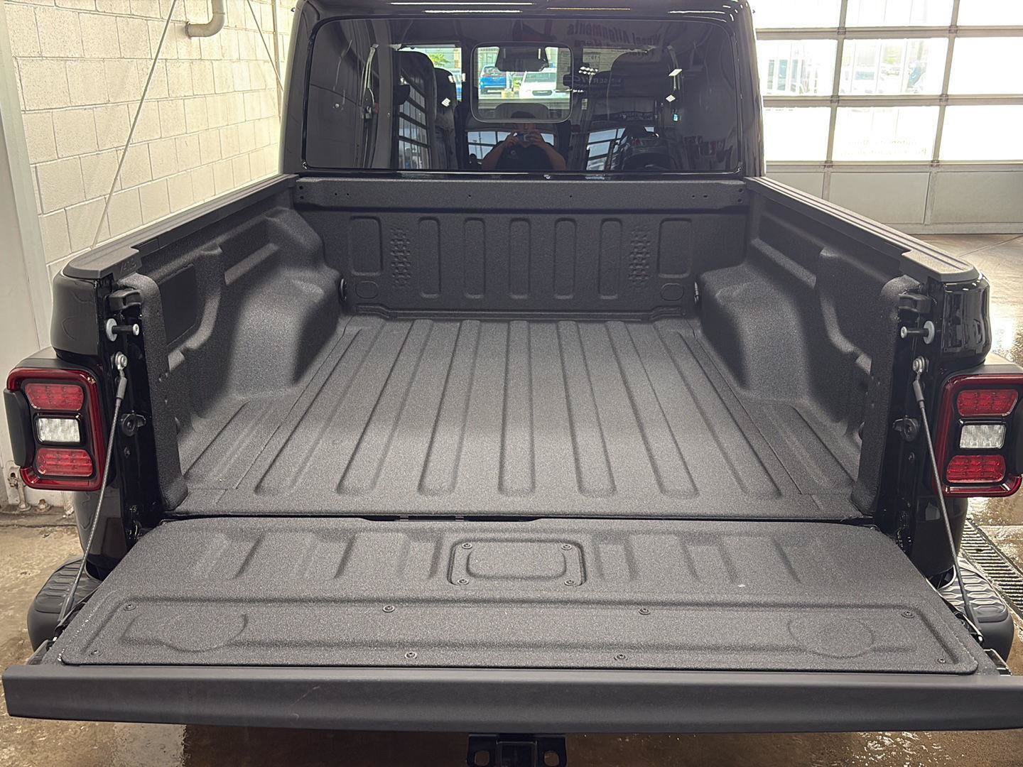 New 2026 Jeep Gladiator Mojave AWD/4WD image 40