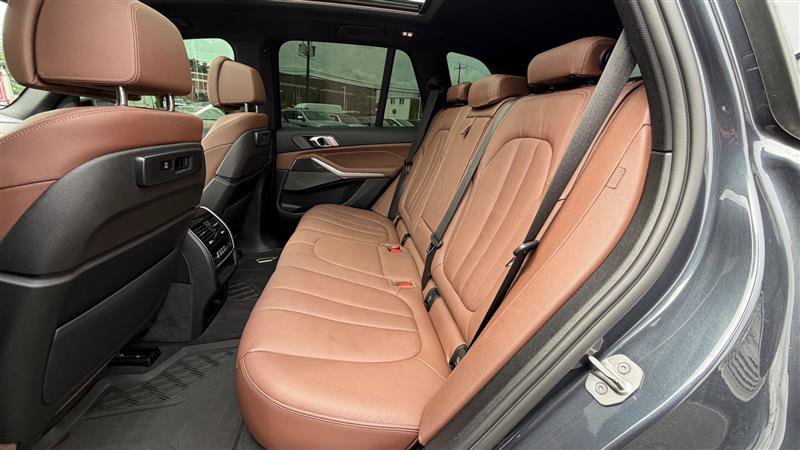 Used 2022 BMW X5 M50i AWD/4WD image 51