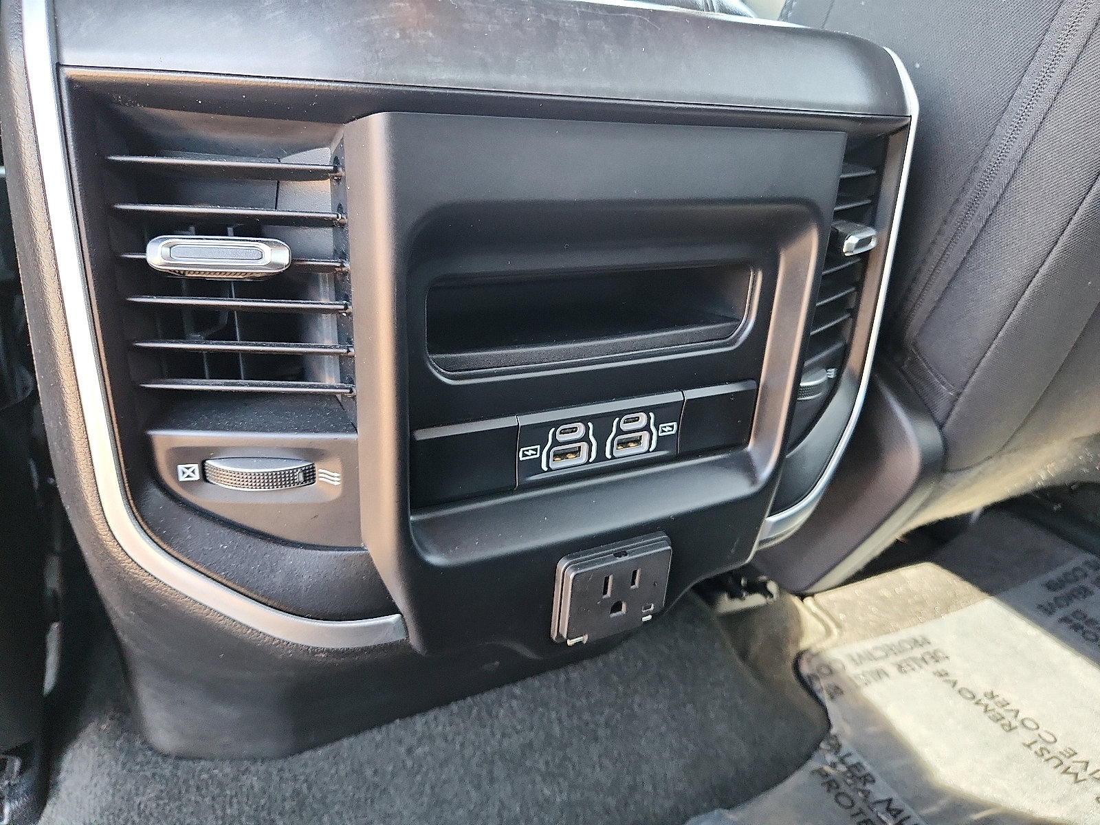 Used 2022 RAM 1500 Big Horn AWD/4WD image 9