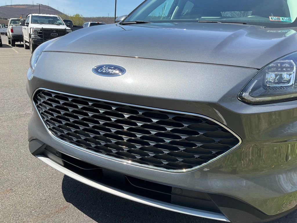 Certified 2021 Ford Escape Titanium w/ Class II Trailer Tow Package AWD/4WD image 25