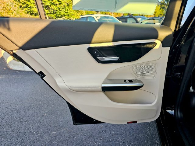 Certified 2023 Mercedes-Benz C 300 4MATIC Sedan image 28