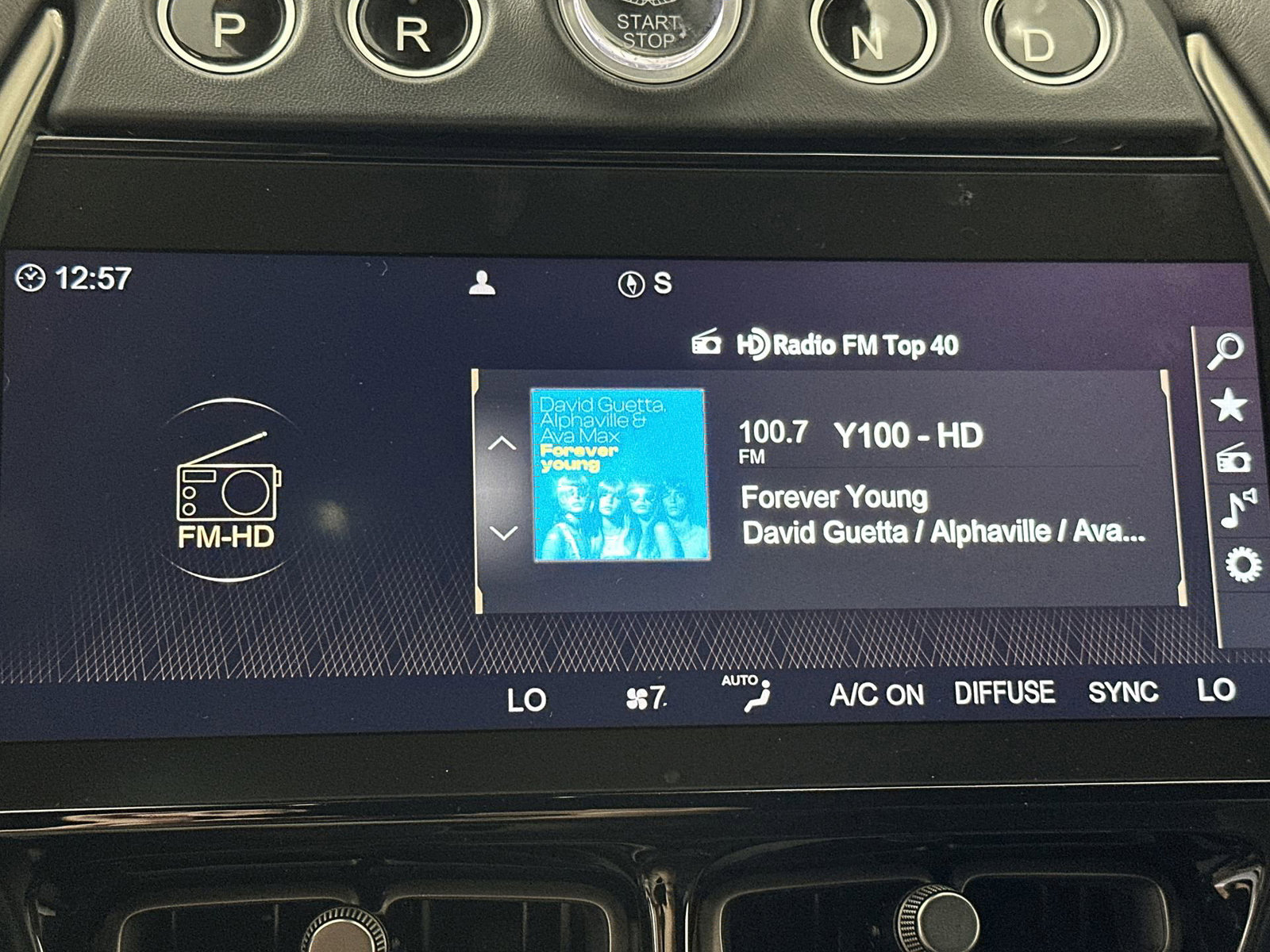 Used 2023 Aston Martin DBX image 16