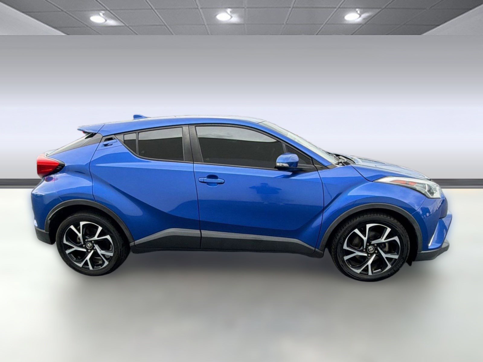 Used 2019 Toyota C-HR XLE FWD image 8