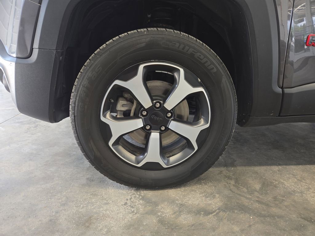 Used 2019 Jeep Renegade Trailhawk AWD/4WD image 10