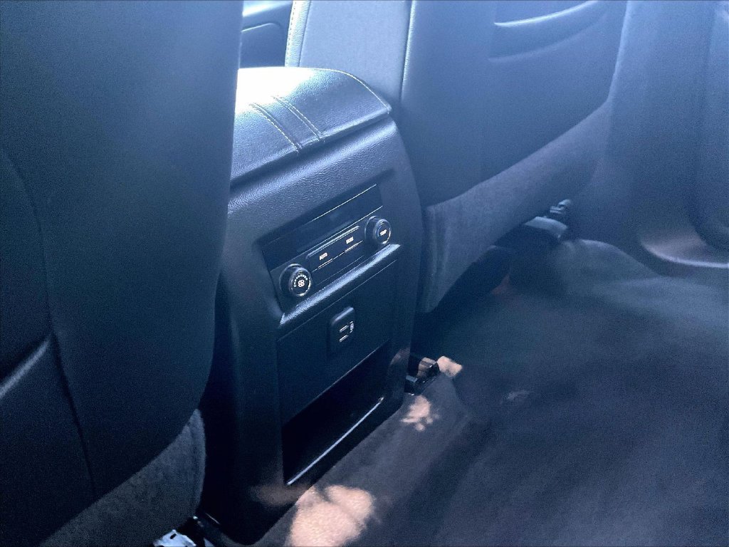 Used 2022 Chevrolet Traverse LT AWD/4WD image 28