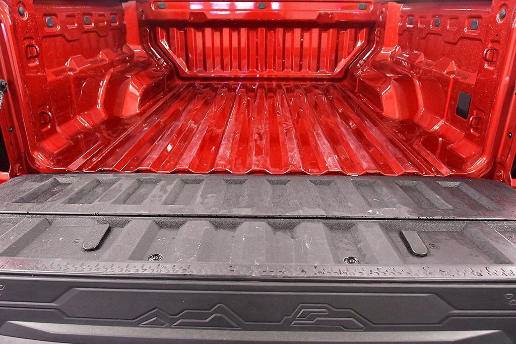 Used 2024 Chevrolet Colorado Trail Boss w/ Technology Package image 12