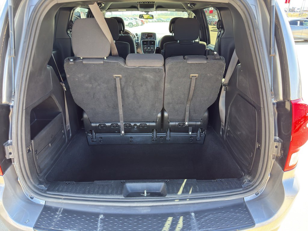 Used 2017 Dodge Grand Caravan SE image 14