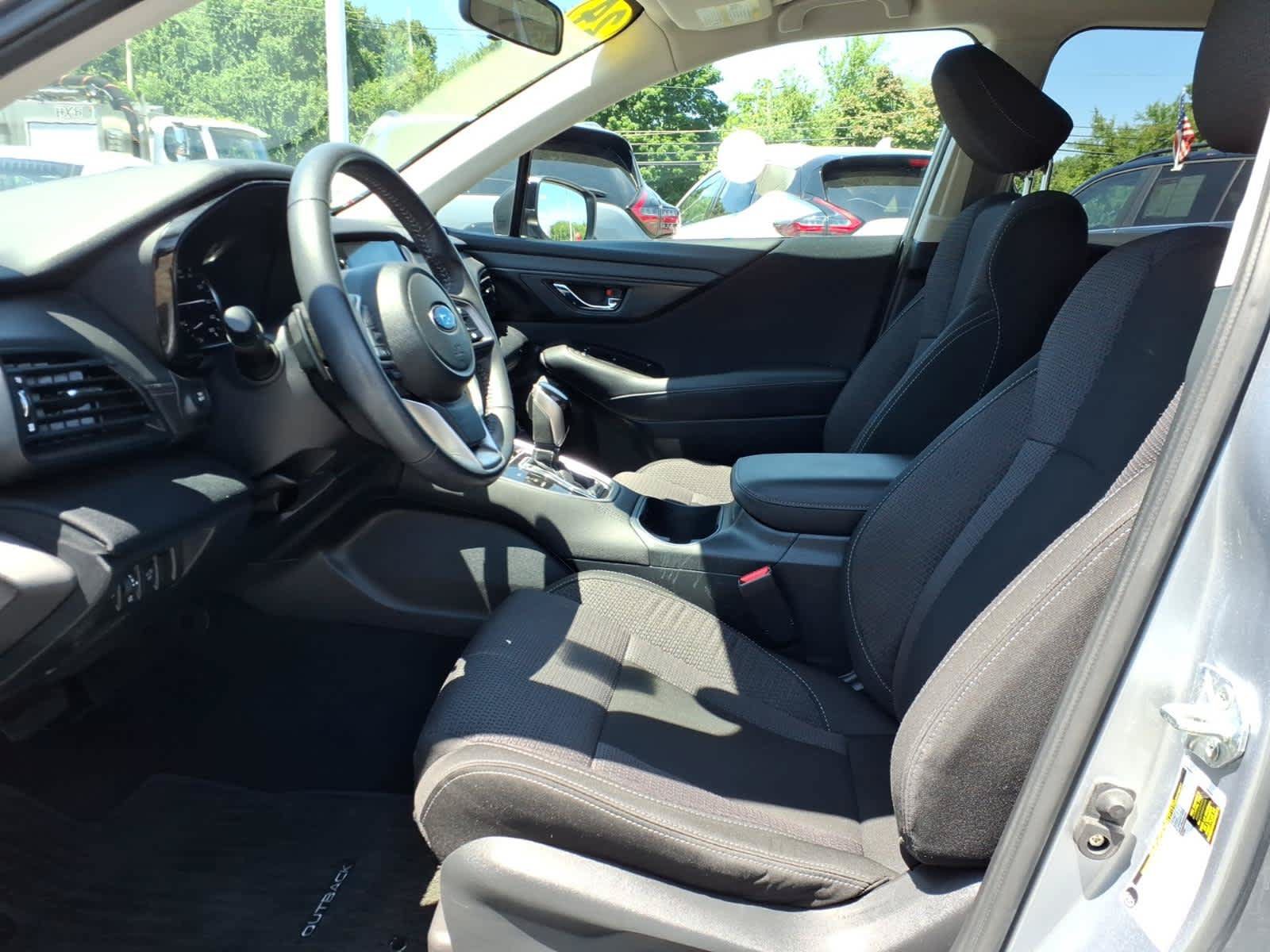 Used 2024 Subaru Outback Premium AWD/4WD image 11
