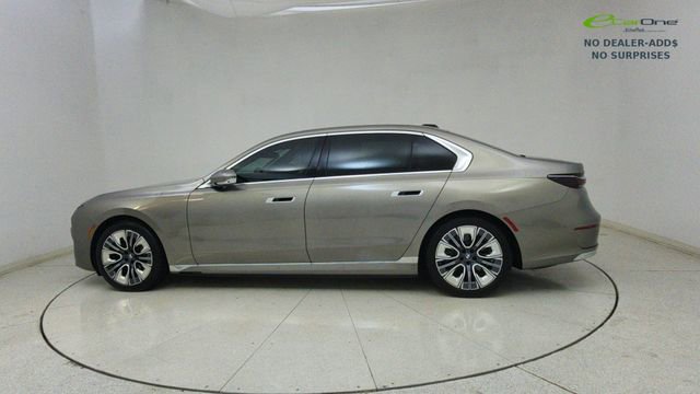 Used 2024 BMW i7 xDrive60 image 71