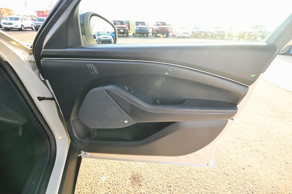 Used 2025 Ford Mustang Mach-E Premium image 26