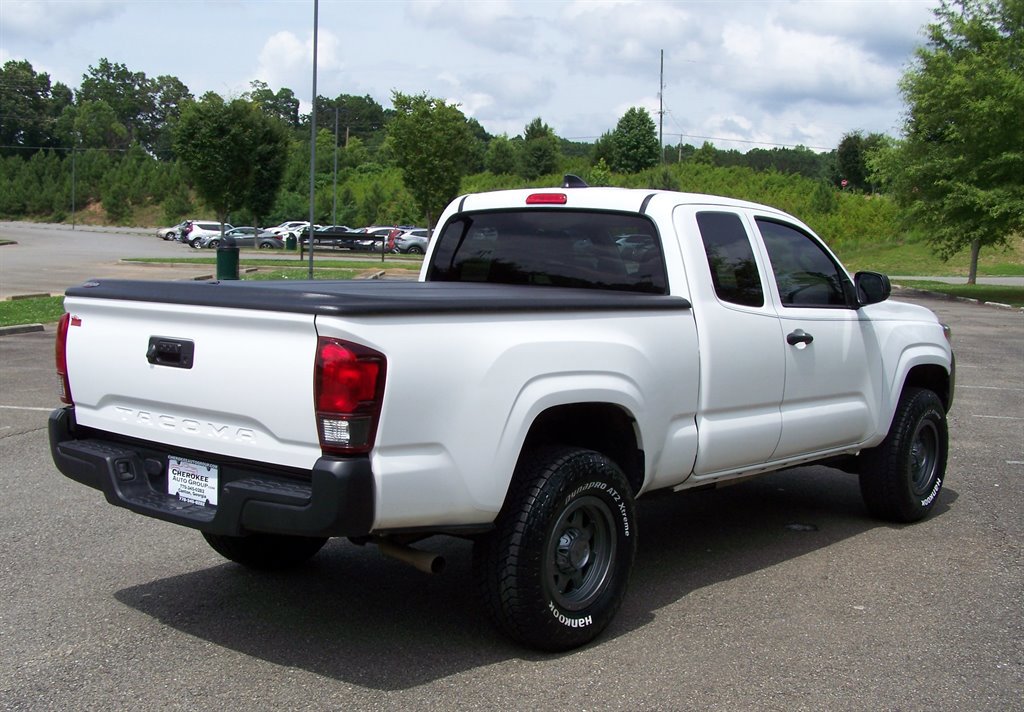 Used 2023 Toyota Tacoma SR image 2