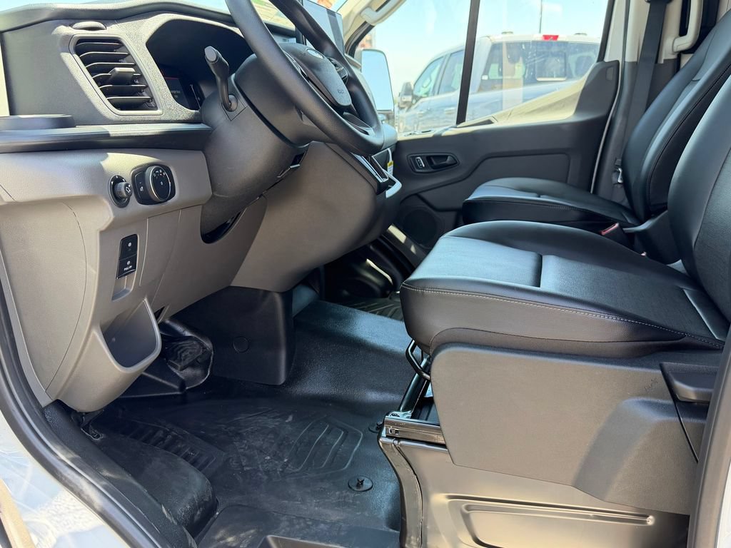 New 2026 Ford Transit 150 Low Roof w/ Load Area Protection Package RWD image 20