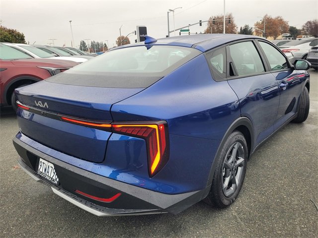 Used 2025 Kia K4 LXS image 4