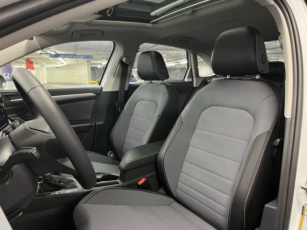 New 2026 Volkswagen Jetta SE FWD image 19