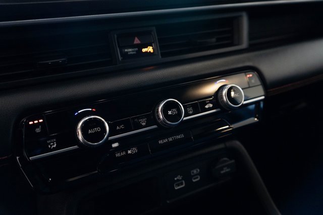 Used 2025 Honda Pilot Sport image 22