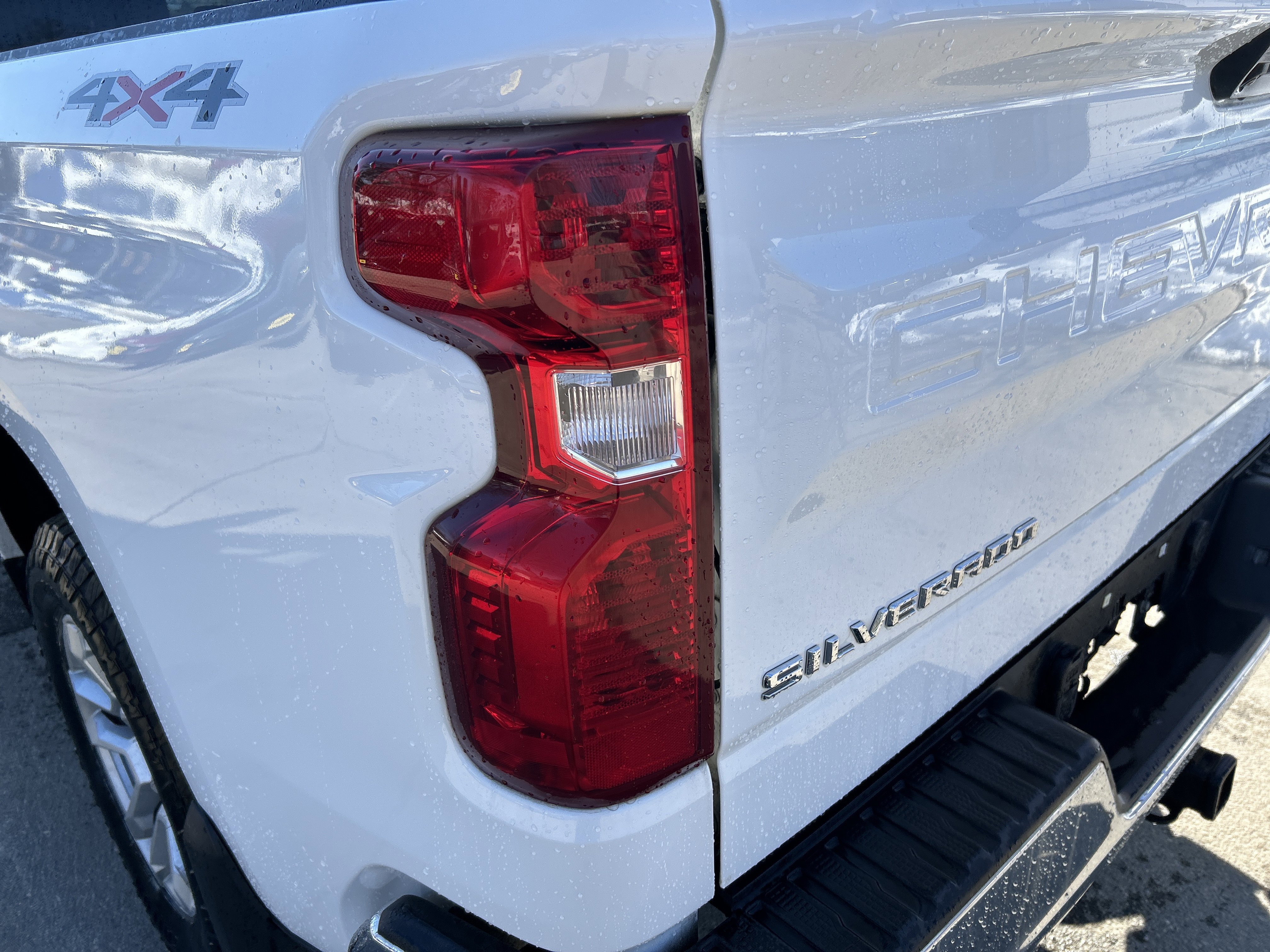Used 2022 Chevrolet Silverado 1500 LT image 11