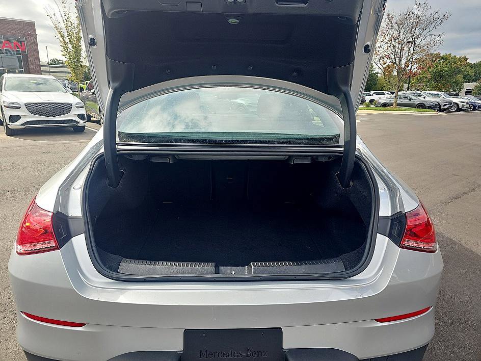 Used 2023 Mercedes-Benz CLA 250 4MATIC image 32