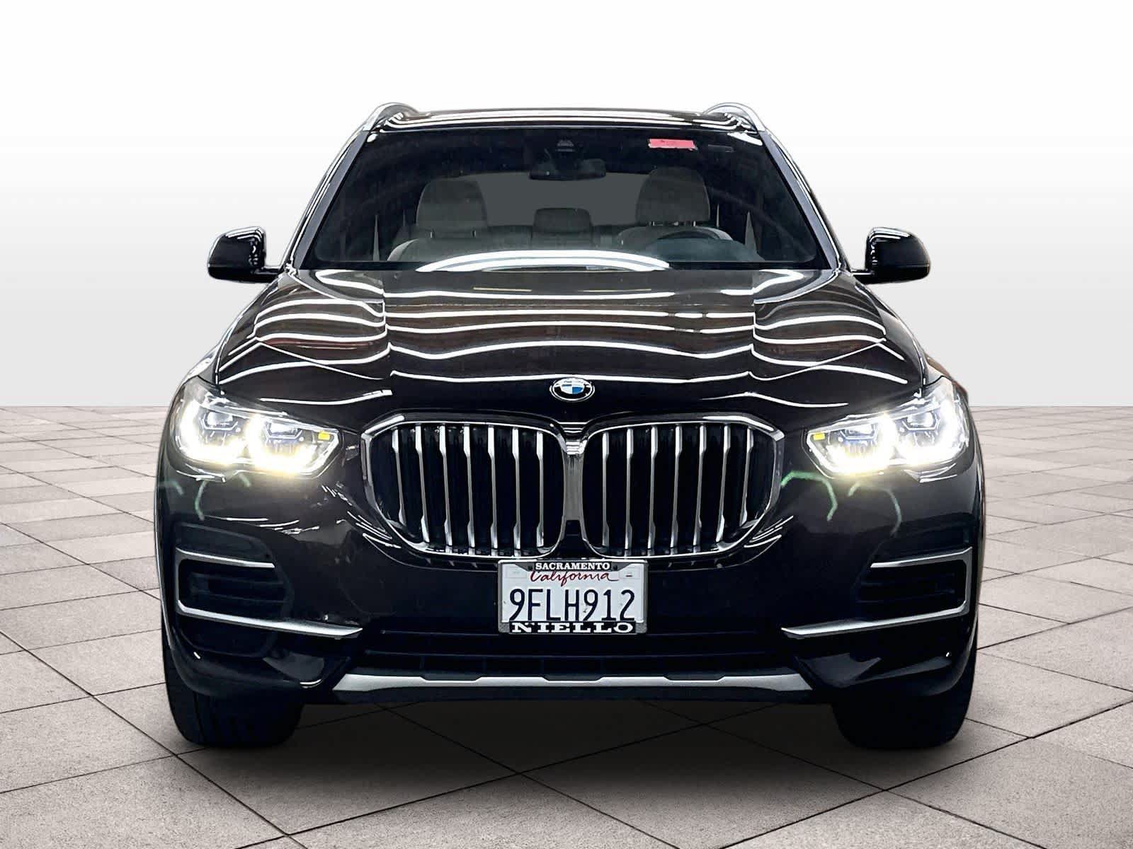 Used 2023 BMW X5 xDrive40i w/ Executive Package AWD/4WD image 3