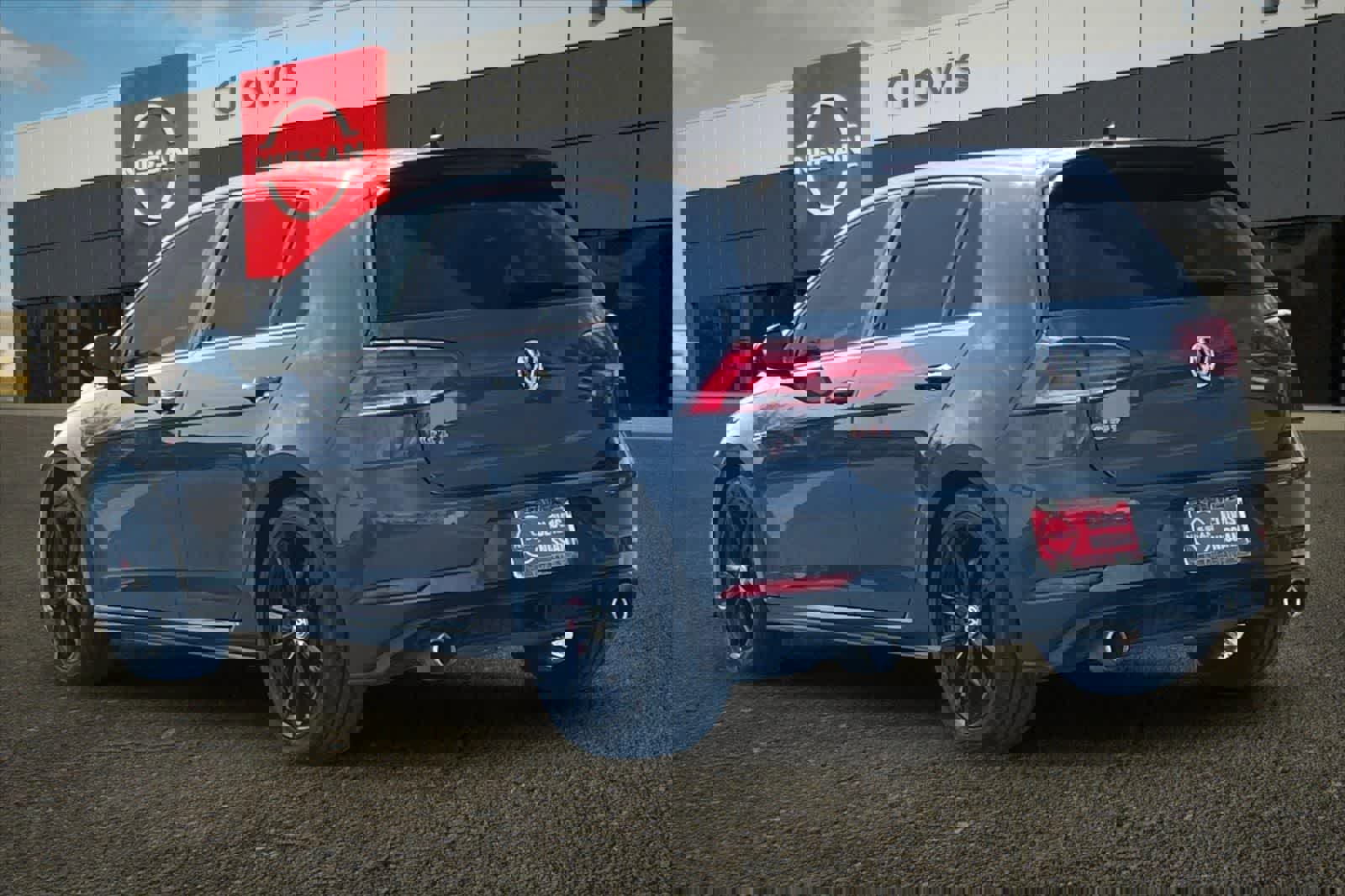 Used 2021 Volkswagen GTI SE image 7