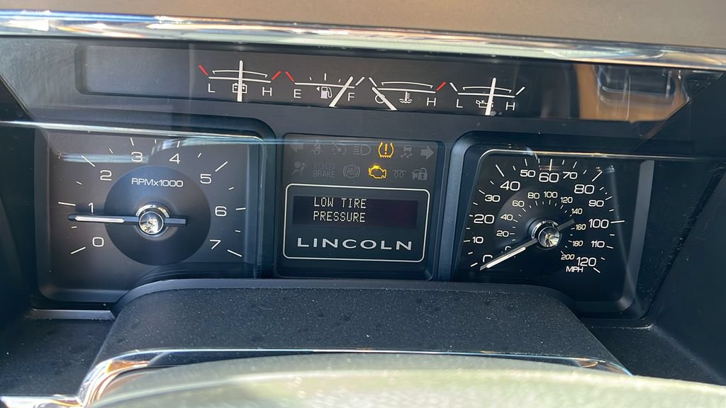 Used 2011 Lincoln Navigator 4WD w/ 101A Rapid Spec Order Code image 13