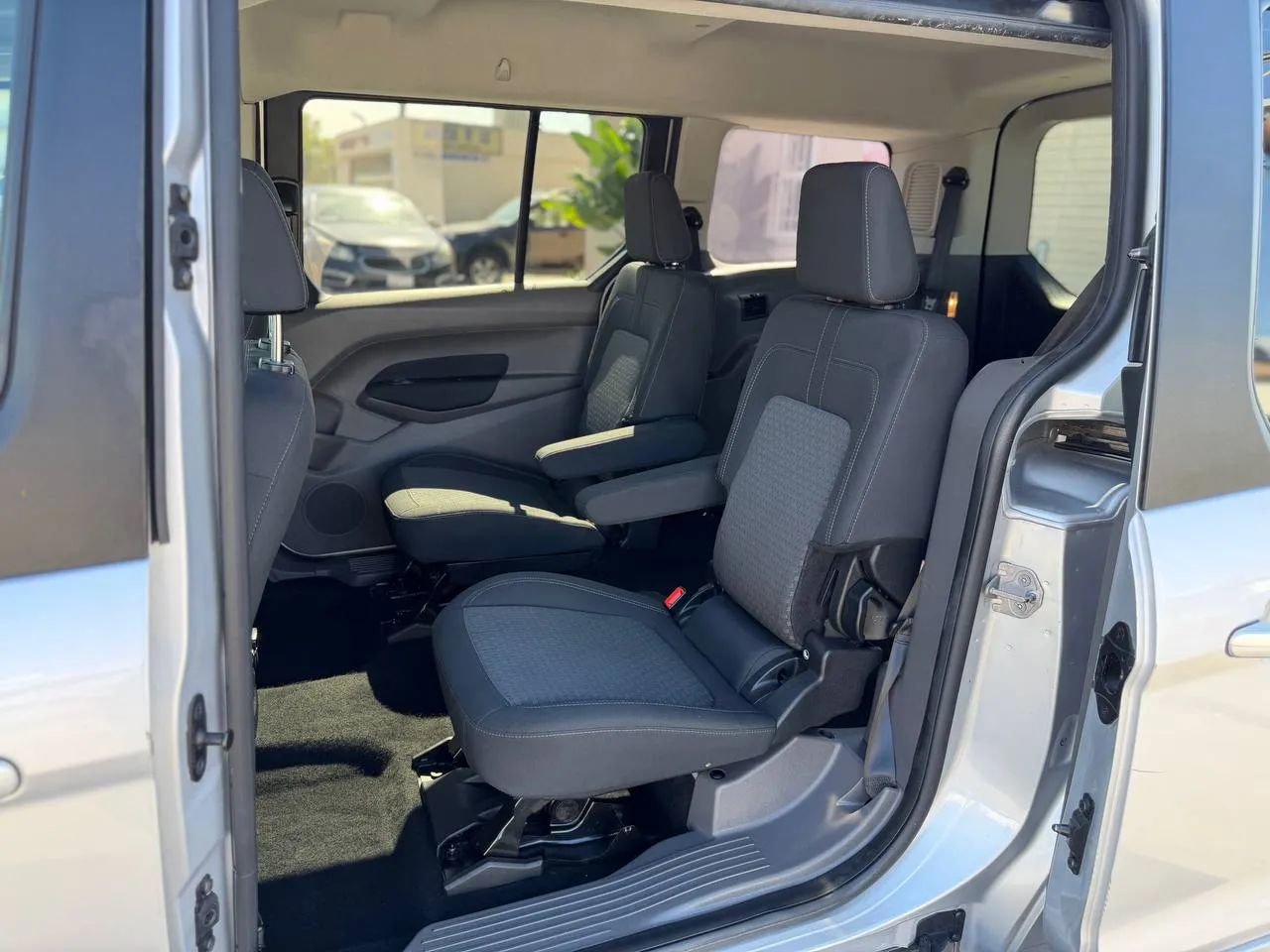 Used 2019 Ford Transit Connect XLT image 22