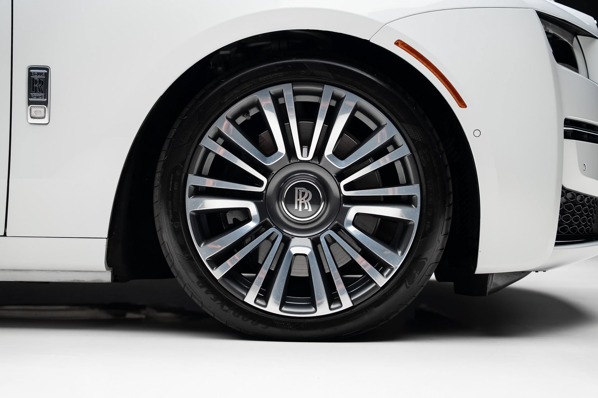 Used 2022 Rolls-Royce Ghost Extended Wheelbase AWD/4WD image 36