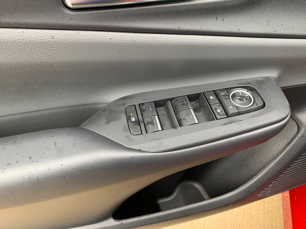 Used 2025 Toyota Prius Limited FWD image 13