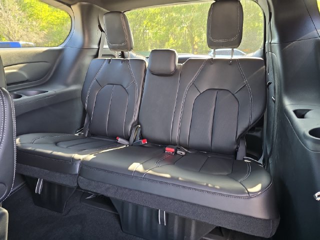New 2026 Chrysler Pacifica Select w/ S Appearance Package FWD image 14