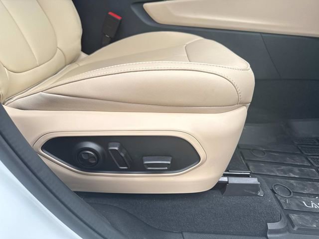 Used 2025 Jeep Grand Cherokee L Limited w/ Black Appearance Package image 21