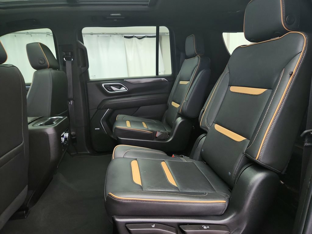 Used 2022 GMC Yukon XL AT4 w/ Technology Package AWD/4WD image 26