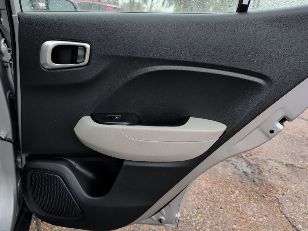 Used 2025 Hyundai Venue SEL FWD image 34