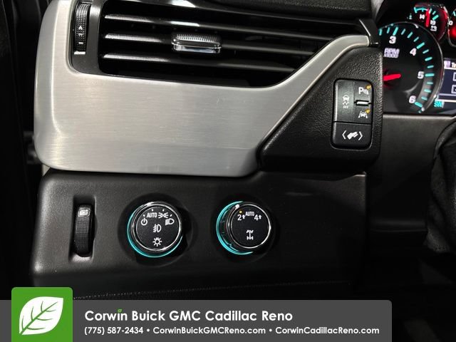 Used 2017 GMC Yukon XL SLT w/ Open Road Package AWD/4WD image 31