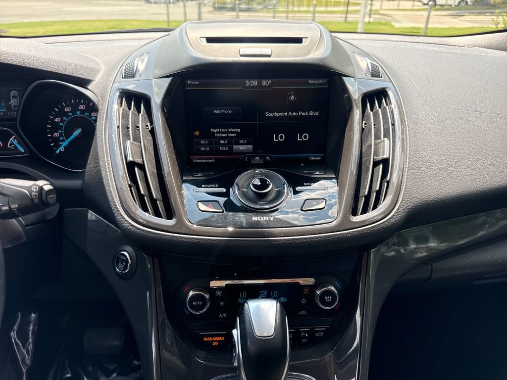 Used 2015 Ford Escape Titanium w/ Equipment Group 301A AWD/4WD image 18
