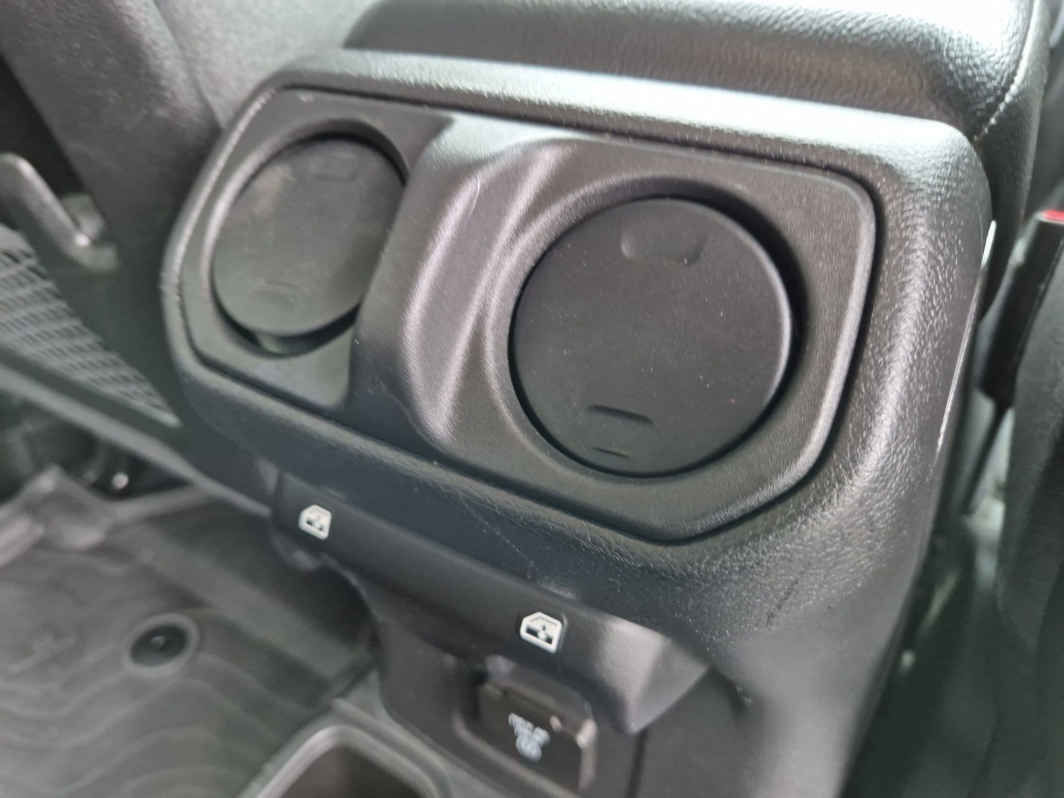 Used 2024 Jeep Wrangler Unlimited Rubicon w/ Convenience Group AWD/4WD image 27